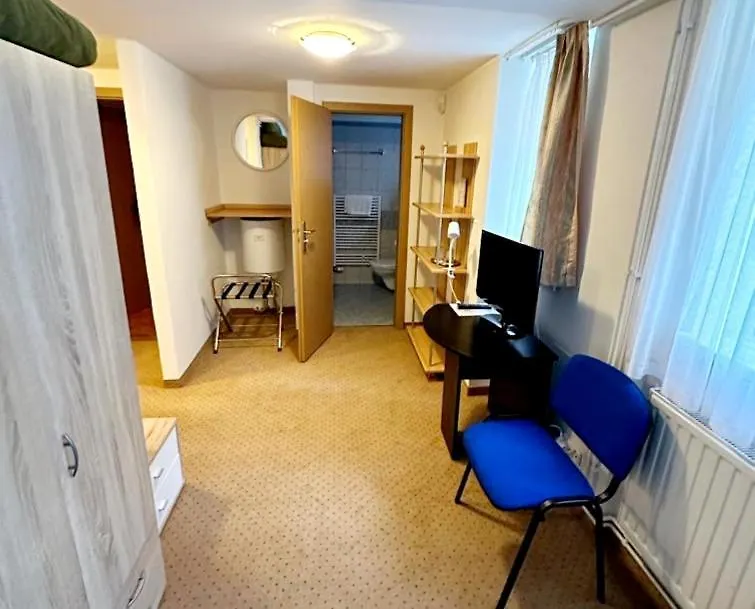 Pension U Golfu Cihelny Karlovy Vary Guest house